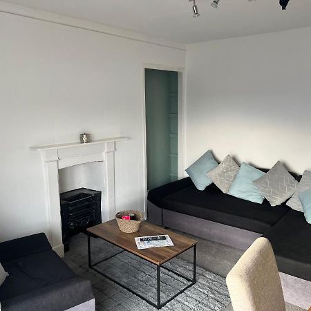 Topzy-Turvy - 1 Bedroom Apartment Свонсі Екстер'єр фото