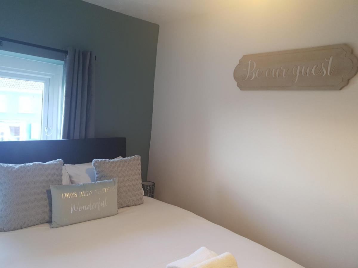 Topzy-Turvy - 1 Bedroom Apartment Свонсі Екстер'єр фото